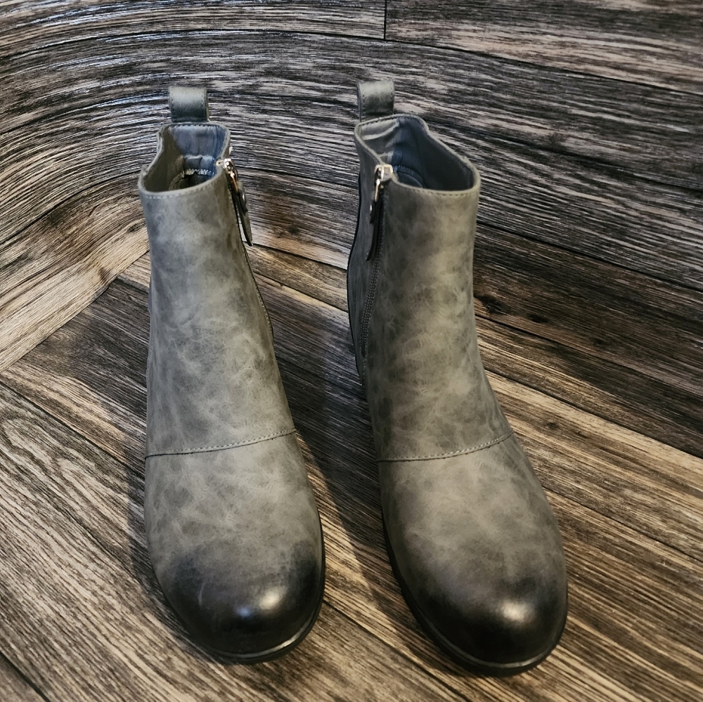 Gray Ankle Boots with Zipper